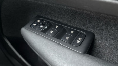 Volvo XC40 2.0 B4P Ultra Dark 5dr Auto Petrol Estate